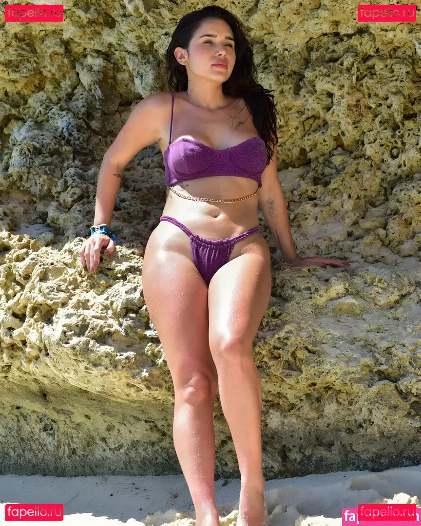 Gizelly Bicalho Onlyfans Photo Gallery 