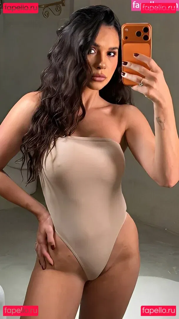 Gizelly Bicalho Onlyfans Photo Gallery 