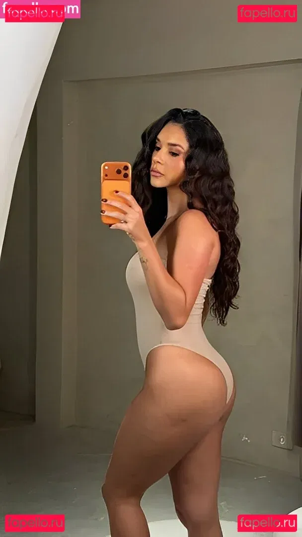 Gizelly Bicalho Onlyfans Photo Gallery 