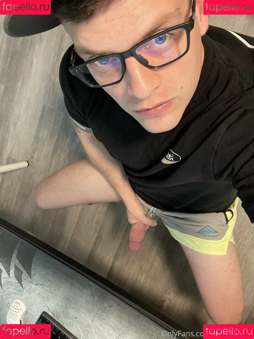 heyitskalen Onlyfans Photo Gallery 