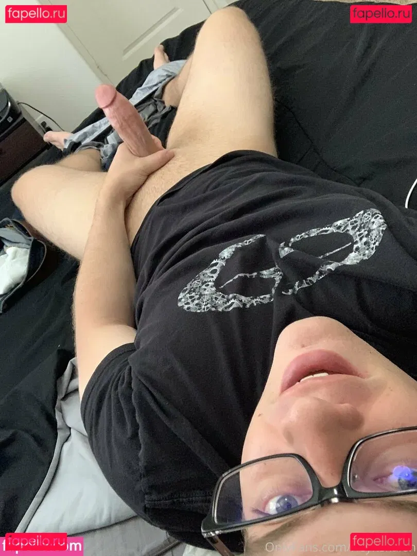 heyitskalen Onlyfans Photo Gallery 