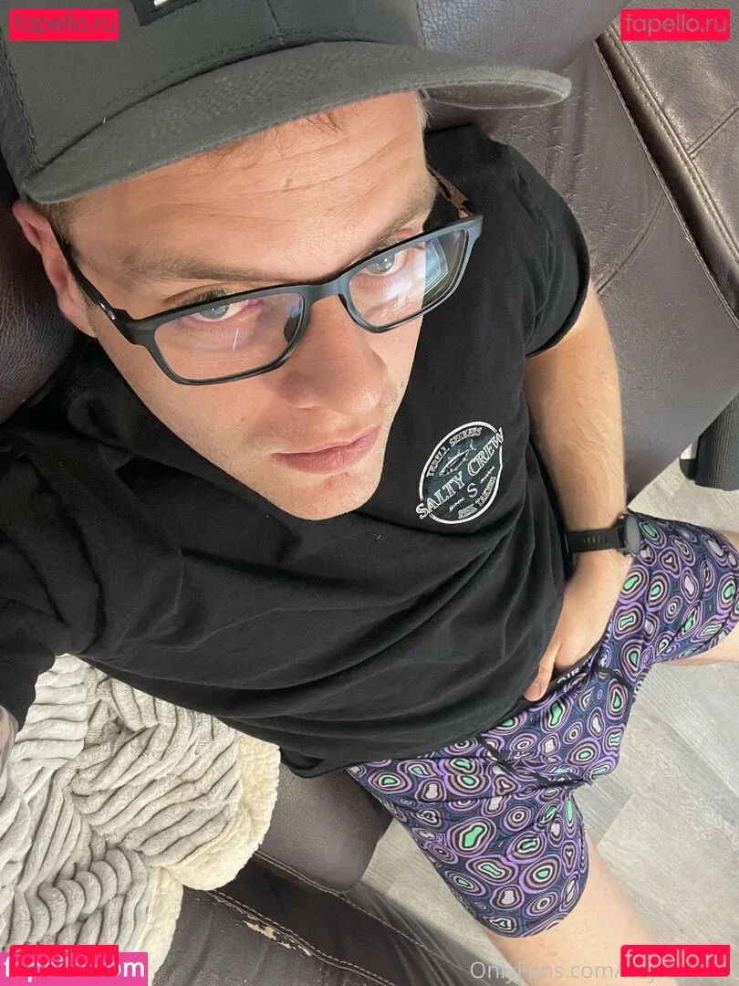 heyitskalen Onlyfans Photo Gallery 