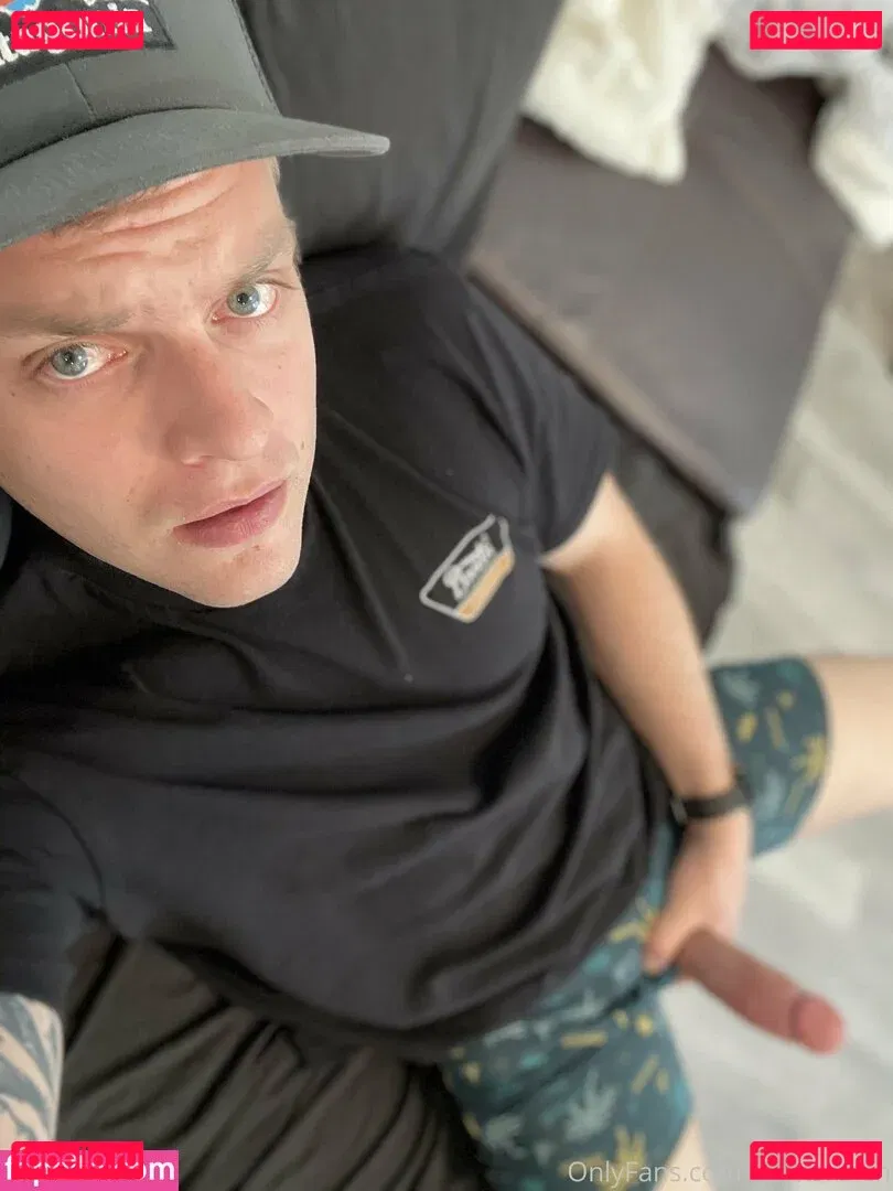 heyitskalen Onlyfans Photo Gallery 