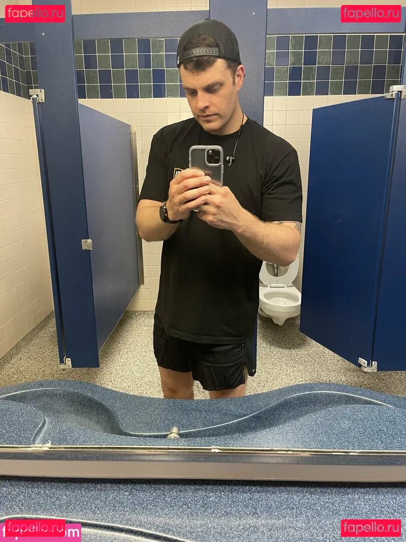 heyitskalen Onlyfans Photo Gallery 