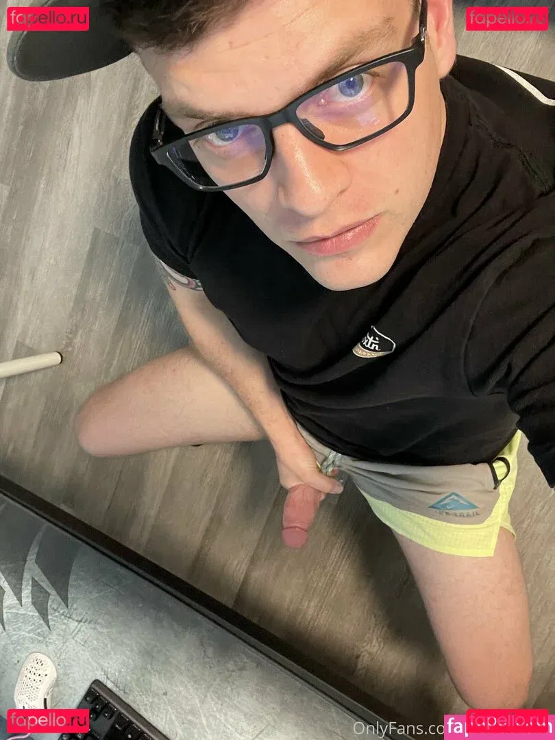 heyitskalen Onlyfans Photo Gallery 