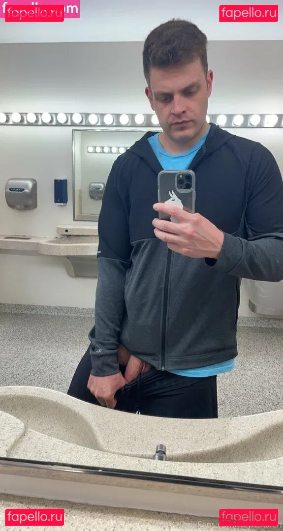 heyitskalen Onlyfans Photo Gallery 