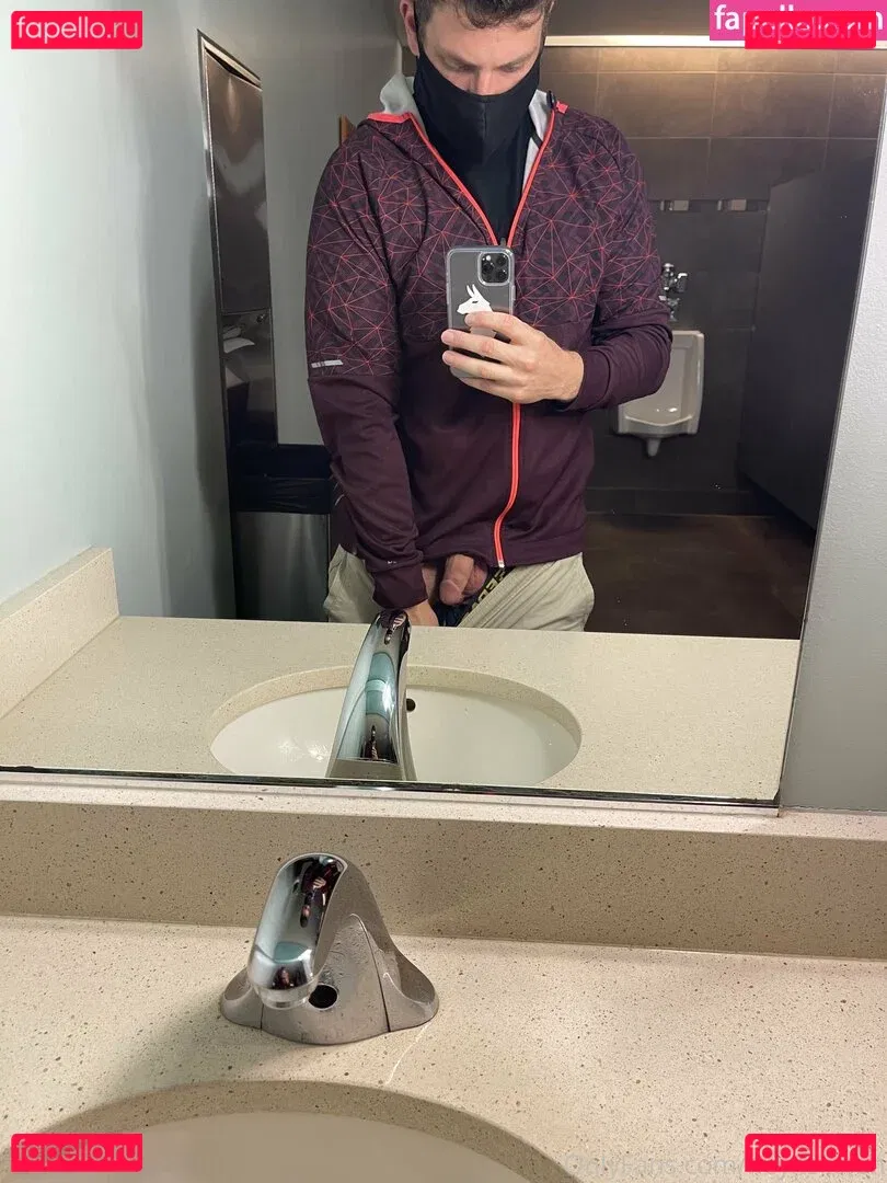 heyitskalen Onlyfans Photo Gallery 