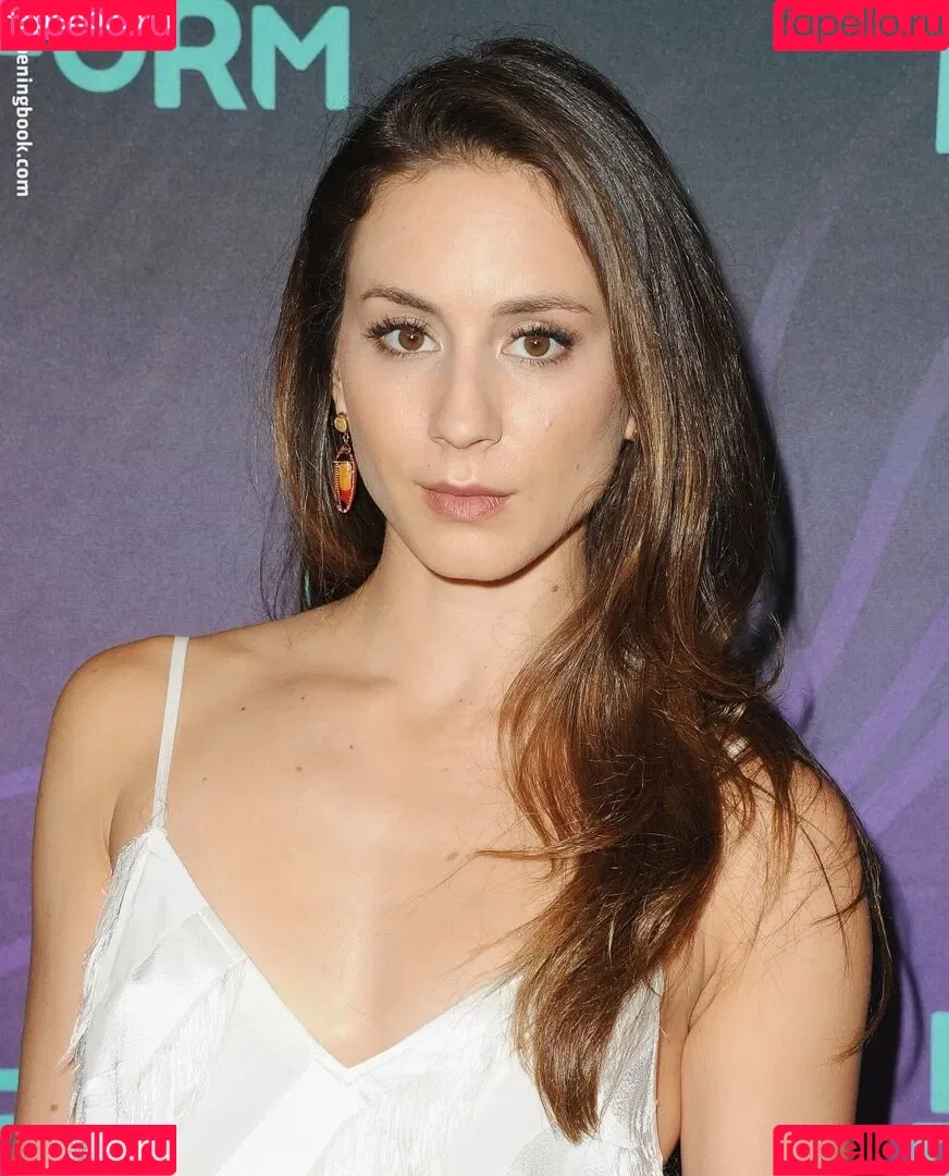 Troian Bellisario Onlyfans Photo Gallery 