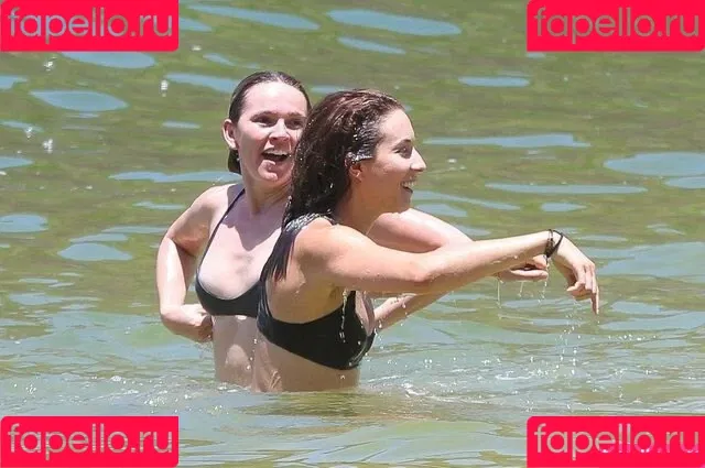 Troian Bellisario Onlyfans Photo Gallery 