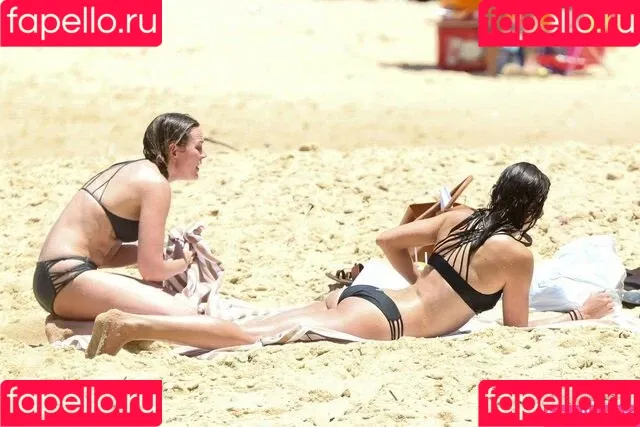 Troian Bellisario Onlyfans Photo Gallery 