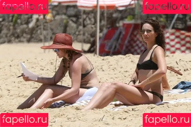 Troian Bellisario Onlyfans Photo Gallery 