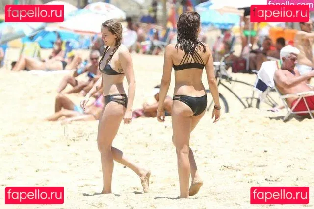 Troian Bellisario Onlyfans Photo Gallery 