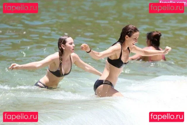 Troian Bellisario Onlyfans Photo Gallery 