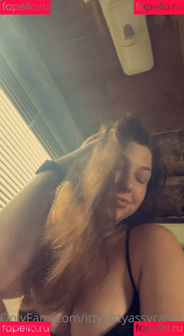 ittybittyassycassy Onlyfans Photo Gallery 