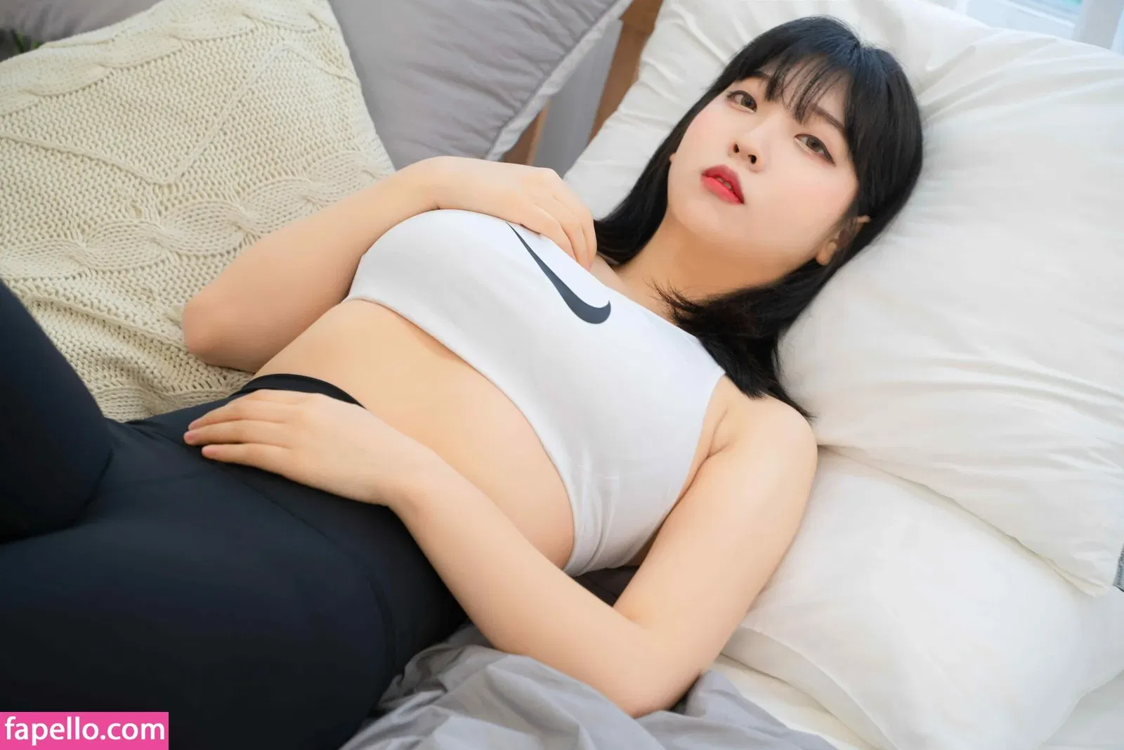 Hana Song Onlyfans Photo Gallery 