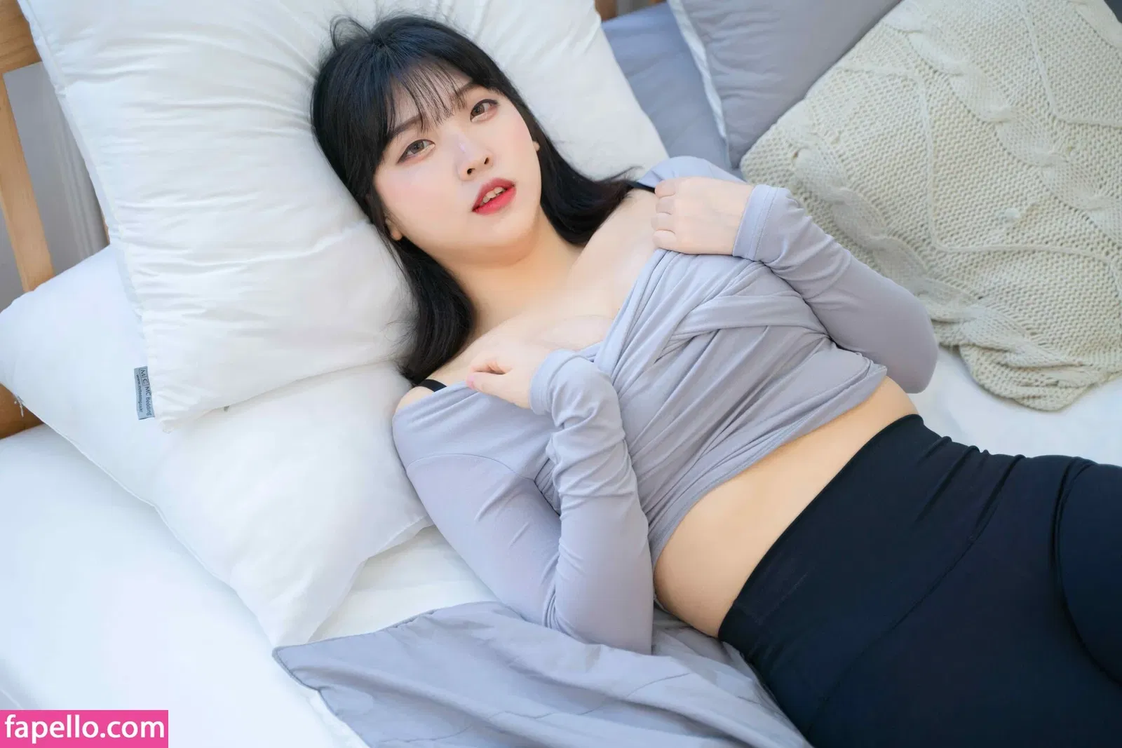 Hana Song Onlyfans Photo Gallery 