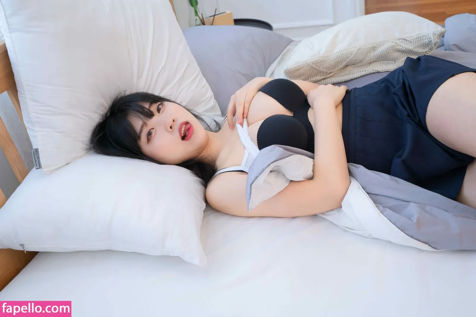 Hana Song Onlyfans Photo Gallery 