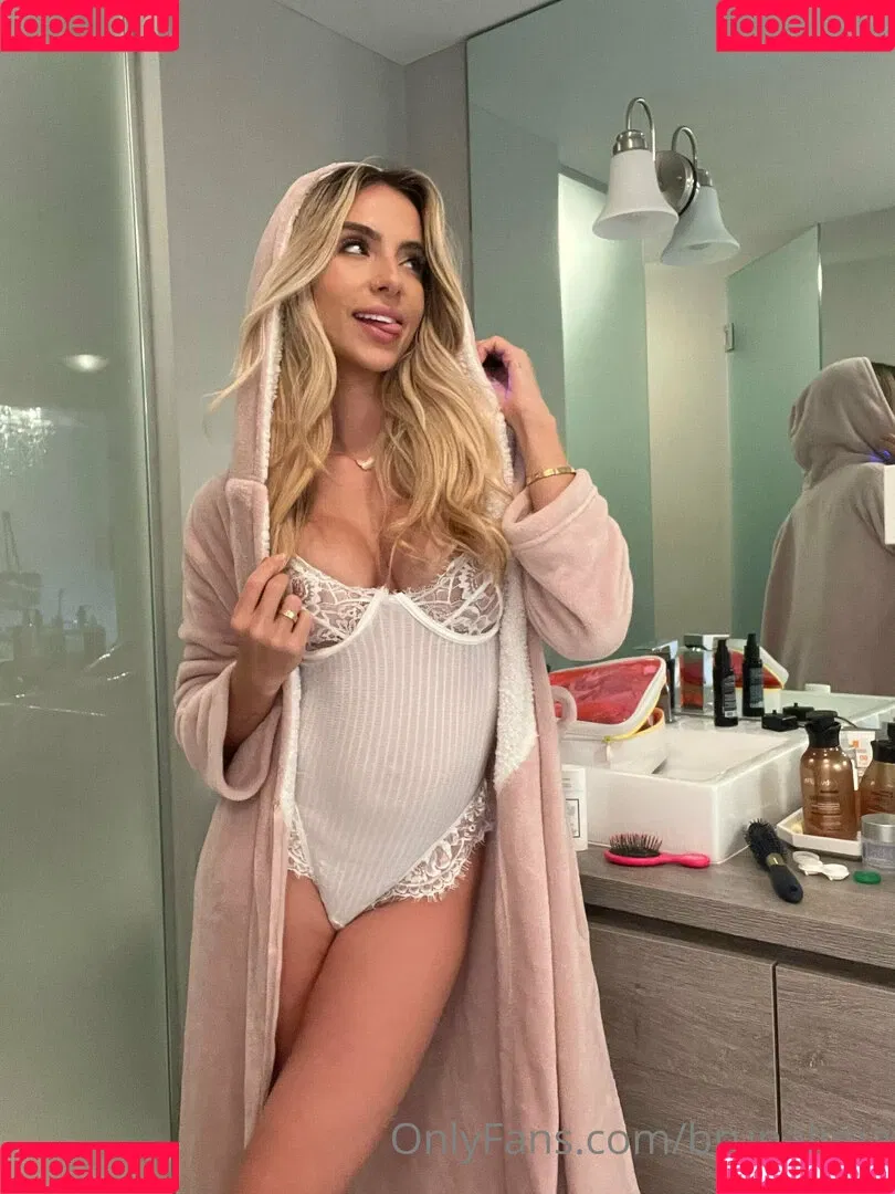 Bruna Lima Onlyfans Photo Gallery 
