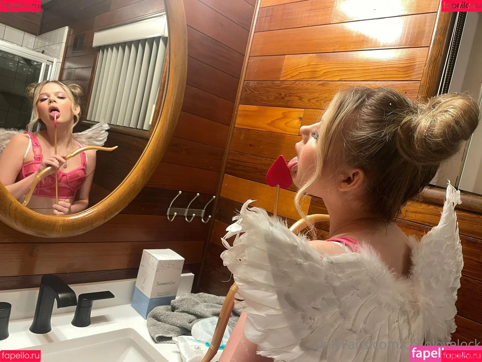 CoCo Lovelock Onlyfans Photo Gallery 