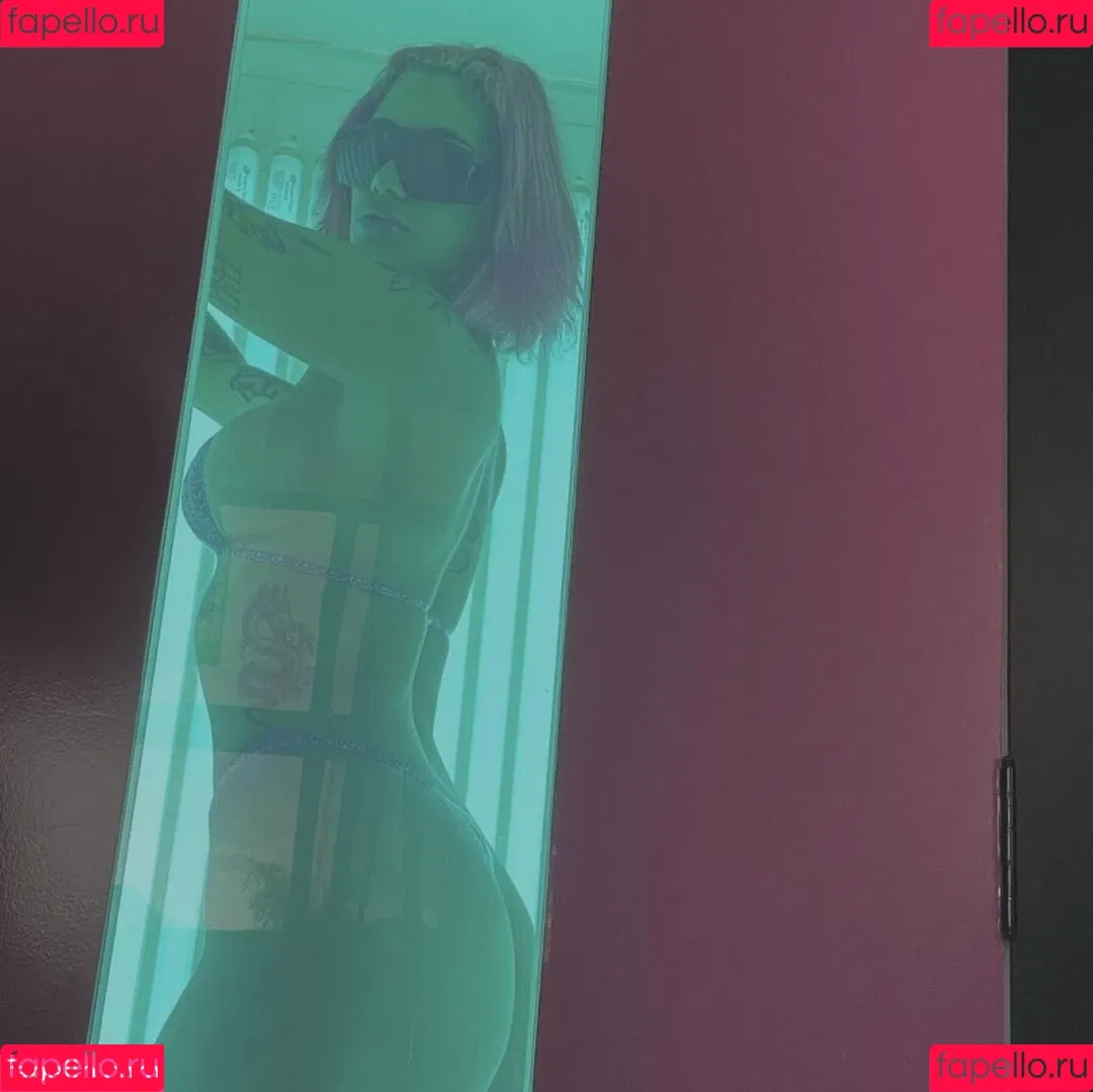 Azzy MC Onlyfans Photo Gallery 
