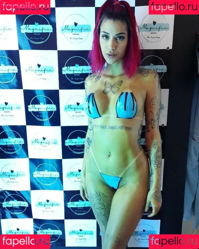 Azzy MC Onlyfans Photo Gallery 