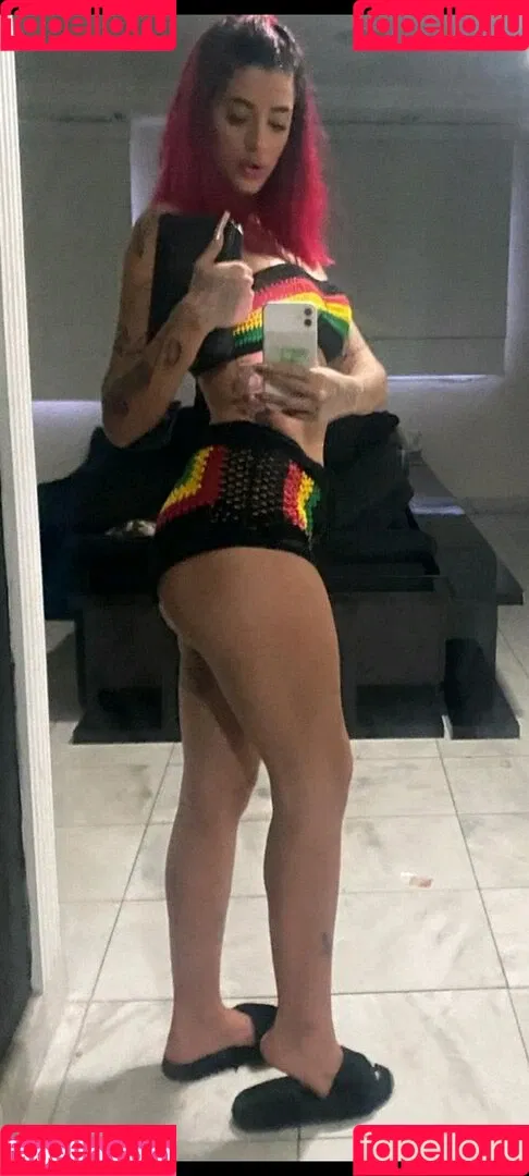 Azzy MC Onlyfans Photo Gallery 