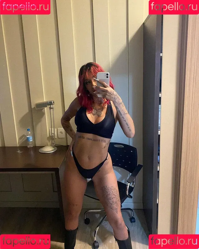 Azzy MC Onlyfans Photo Gallery 
