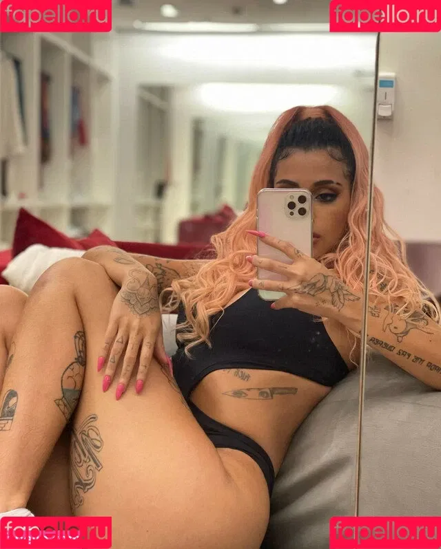 Azzy MC Onlyfans Photo Gallery 