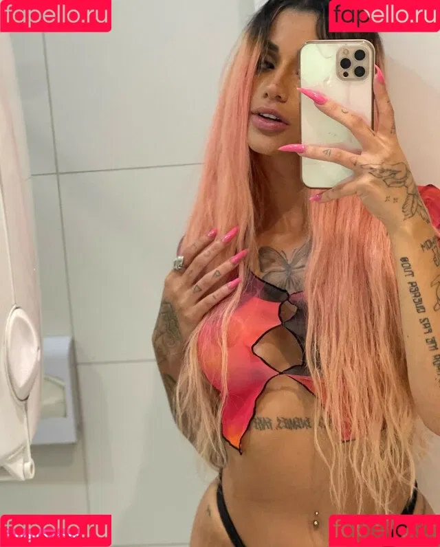 Azzy MC Onlyfans Photo Gallery 
