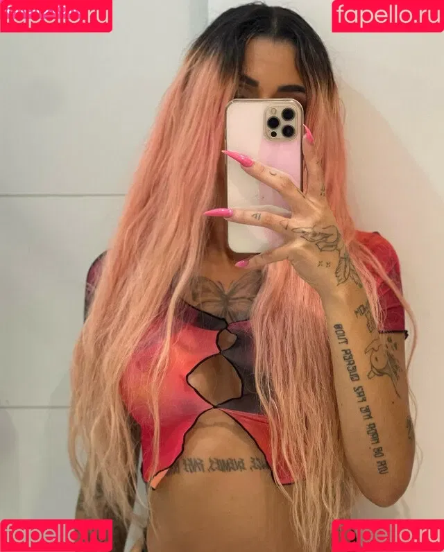 Azzy MC Onlyfans Photo Gallery 