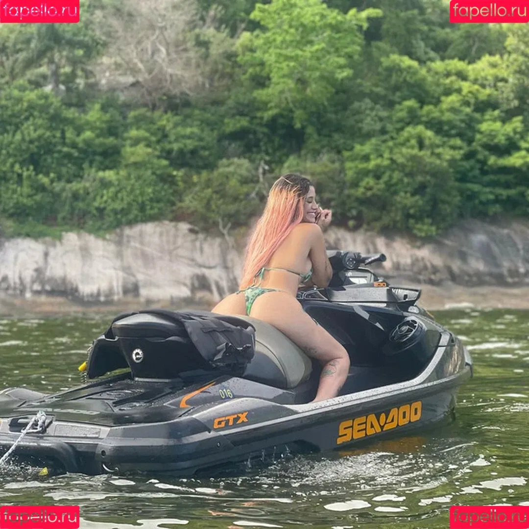 Azzy MC Onlyfans Photo Gallery 