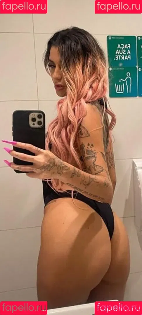 Azzy MC Onlyfans Photo Gallery 