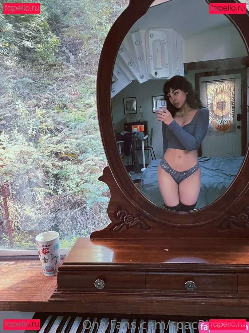 spac3t3mpl3 Onlyfans Photo Gallery 