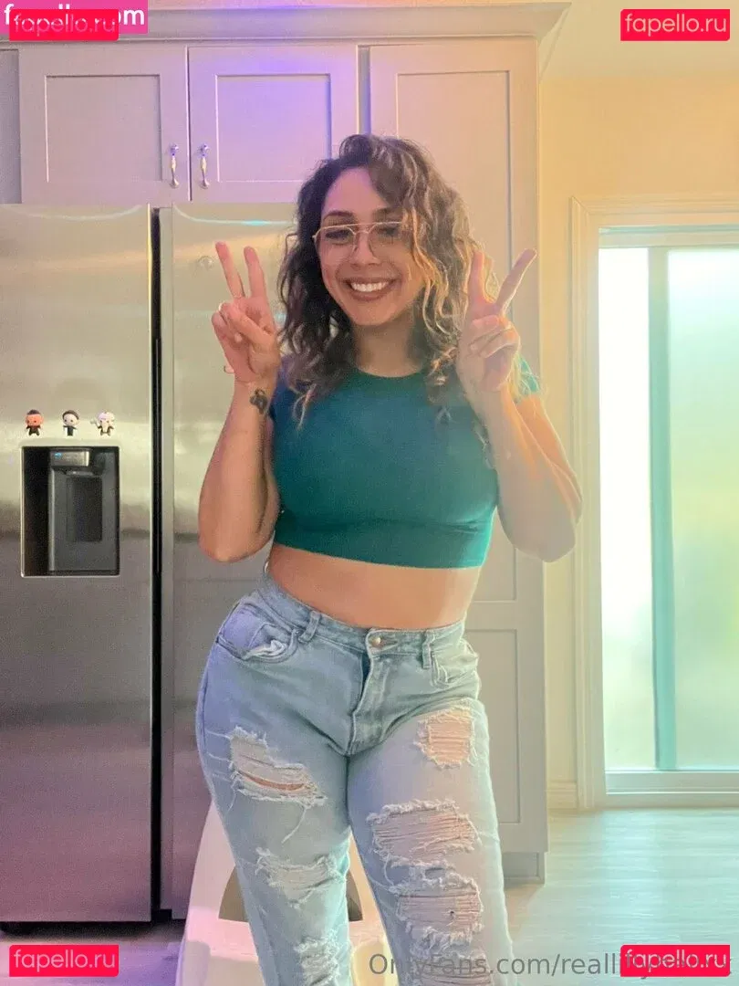 reallillyhallxx Onlyfans Photo Gallery 