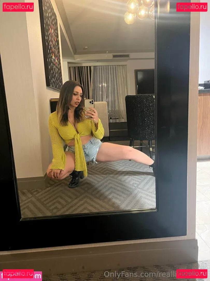 reallillyhallxx Onlyfans Photo Gallery 