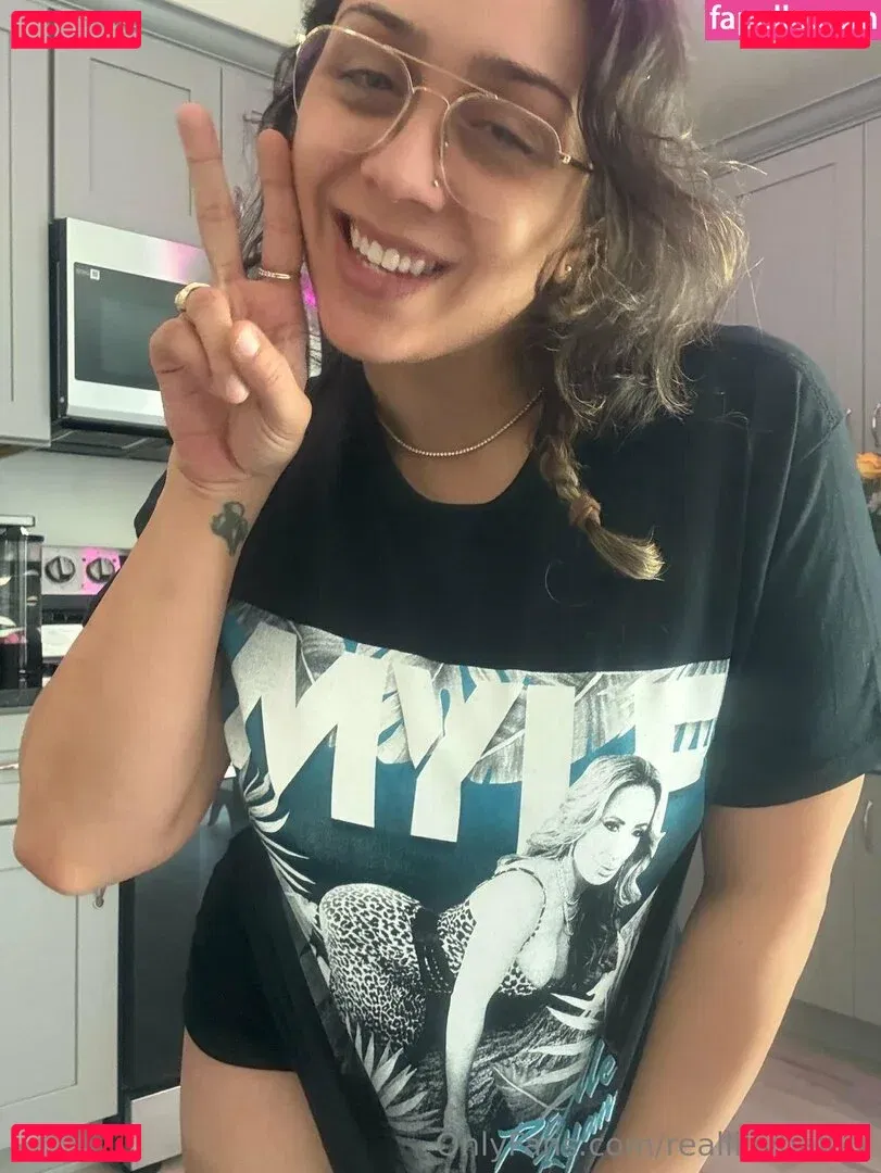 reallillyhallxx Onlyfans Photo Gallery 