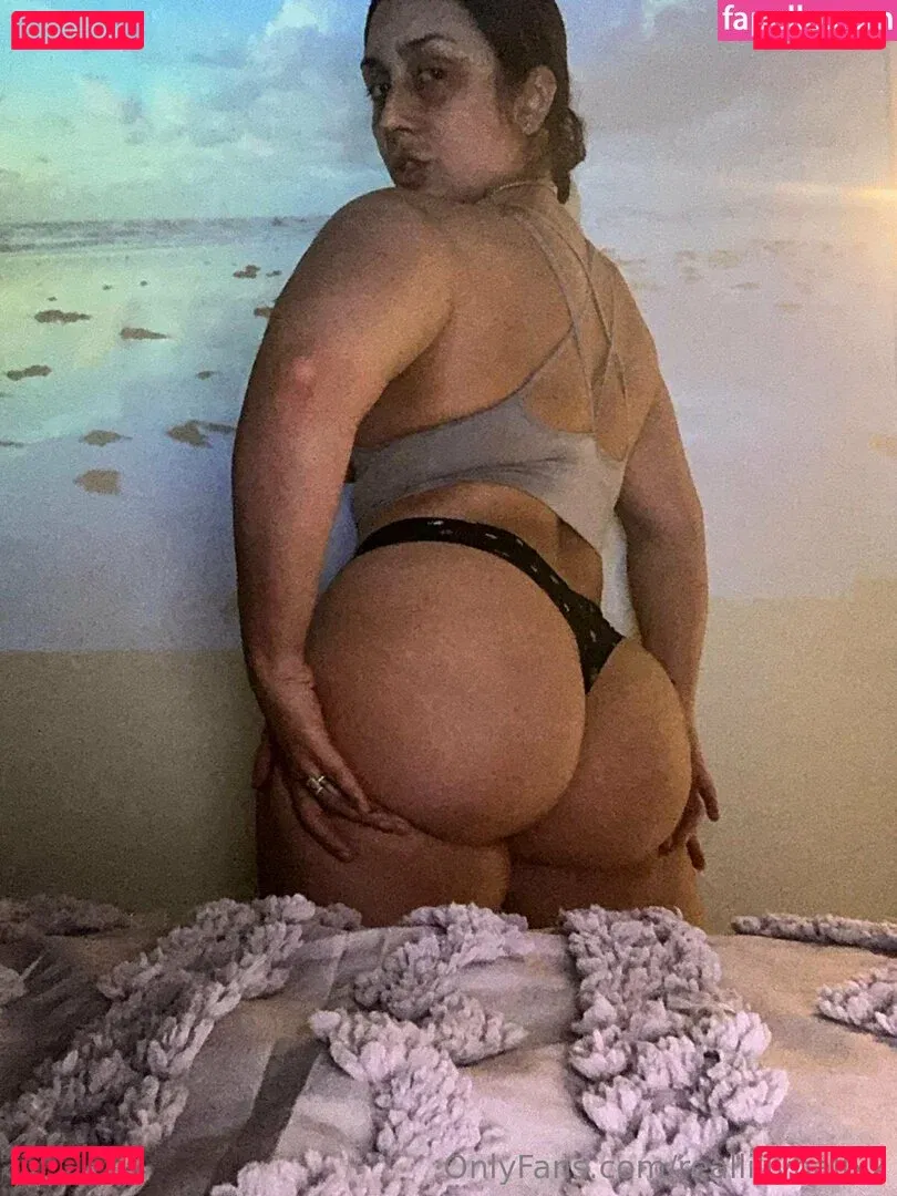 reallillyhallxx Onlyfans Photo Gallery 