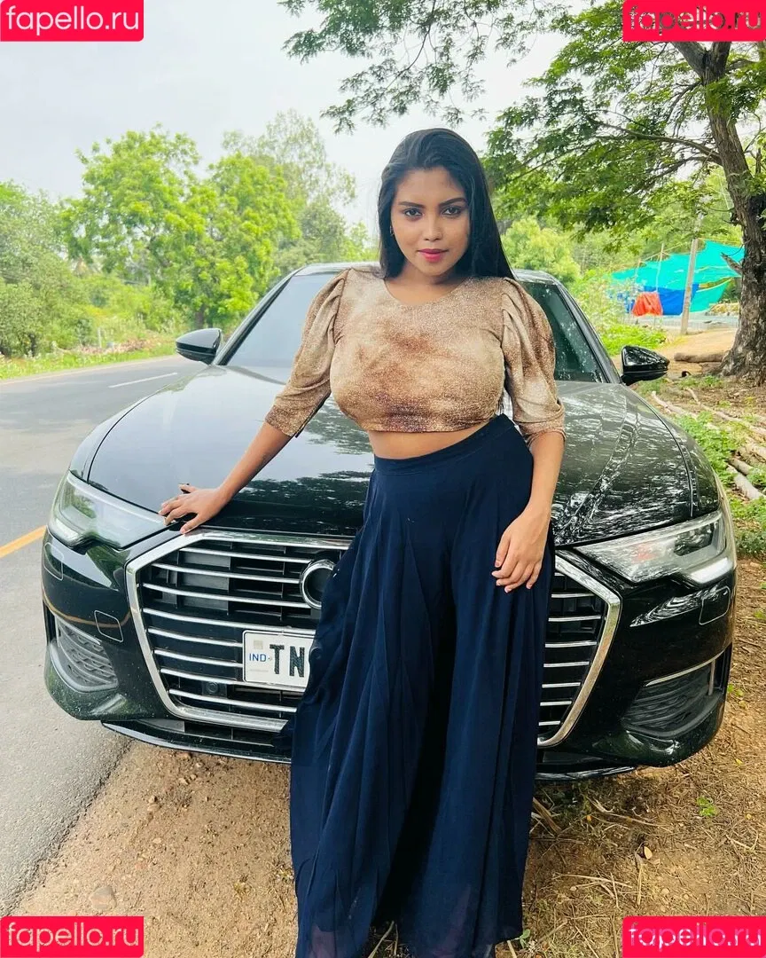 Elakkiya Rajendran Onlyfans Photo Gallery 