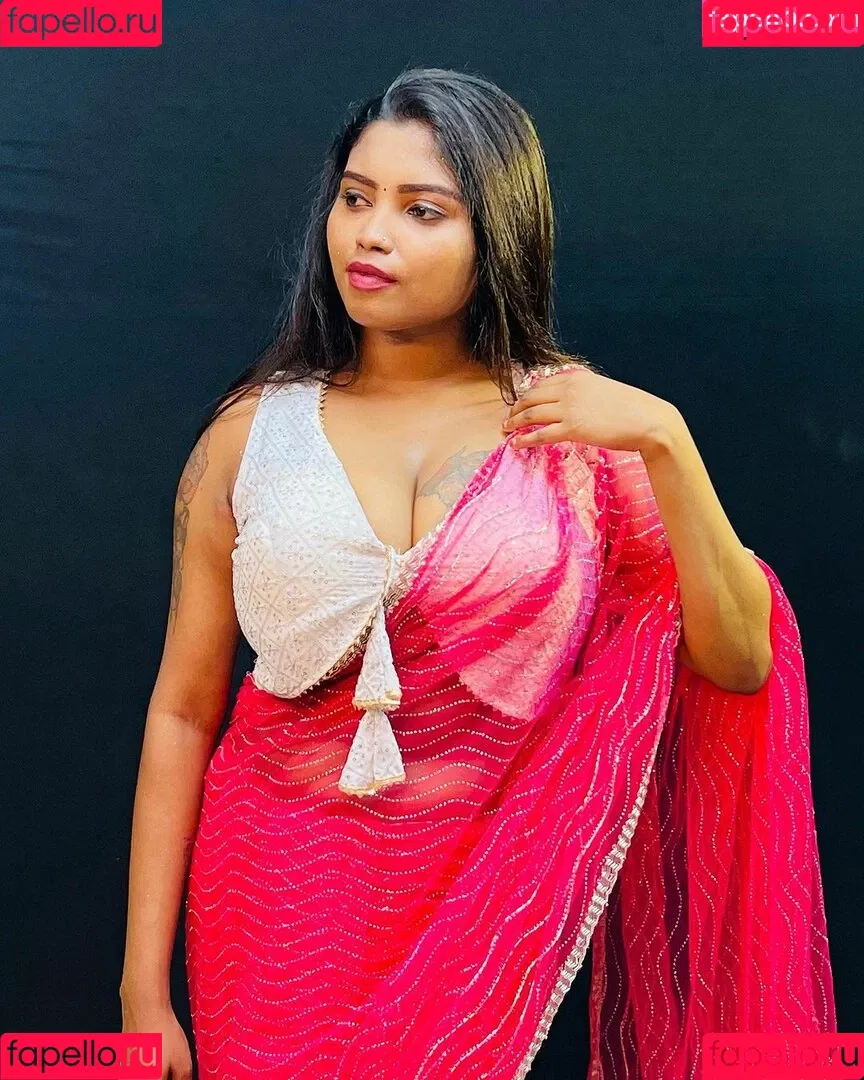 Elakkiya Rajendran Onlyfans Photo Gallery 