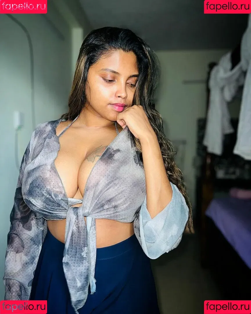 Elakkiya Rajendran Onlyfans Photo Gallery 