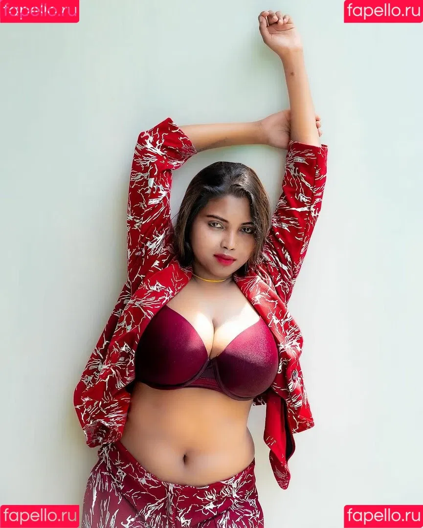 Elakkiya Rajendran Onlyfans Photo Gallery 