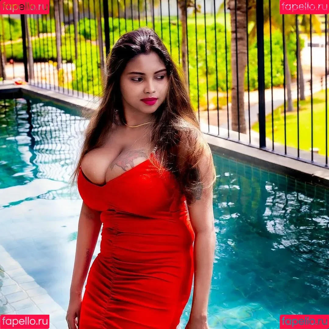 Elakkiya Rajendran Onlyfans Photo Gallery 
