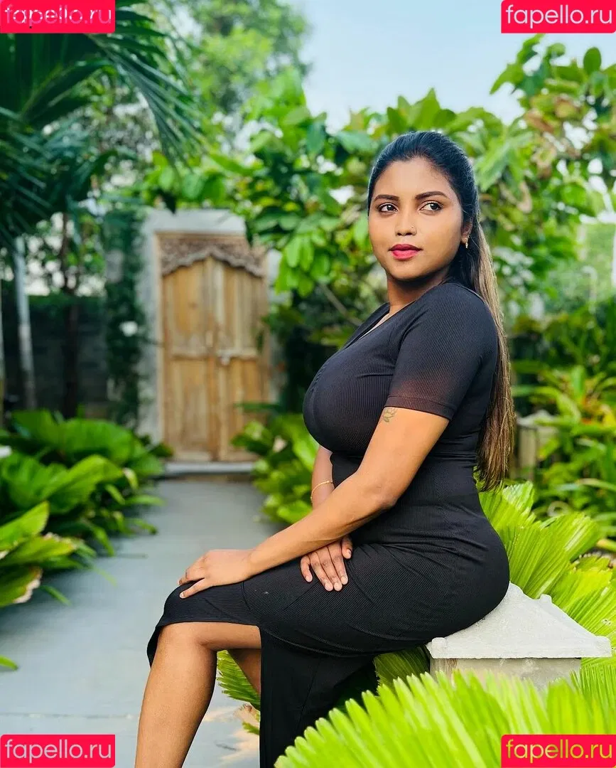 Elakkiya Rajendran Onlyfans Photo Gallery 