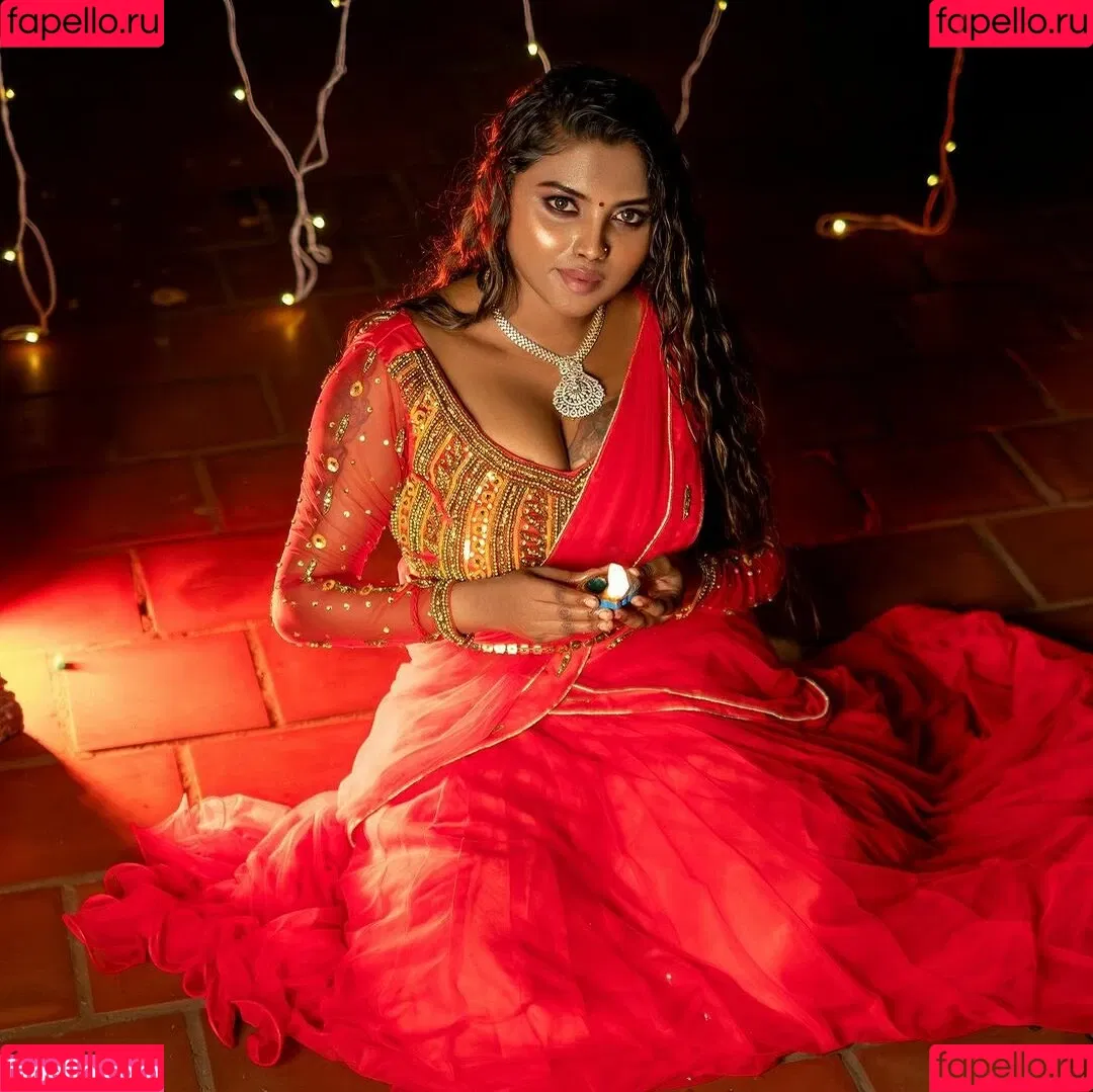 Elakkiya Rajendran Onlyfans Photo Gallery 