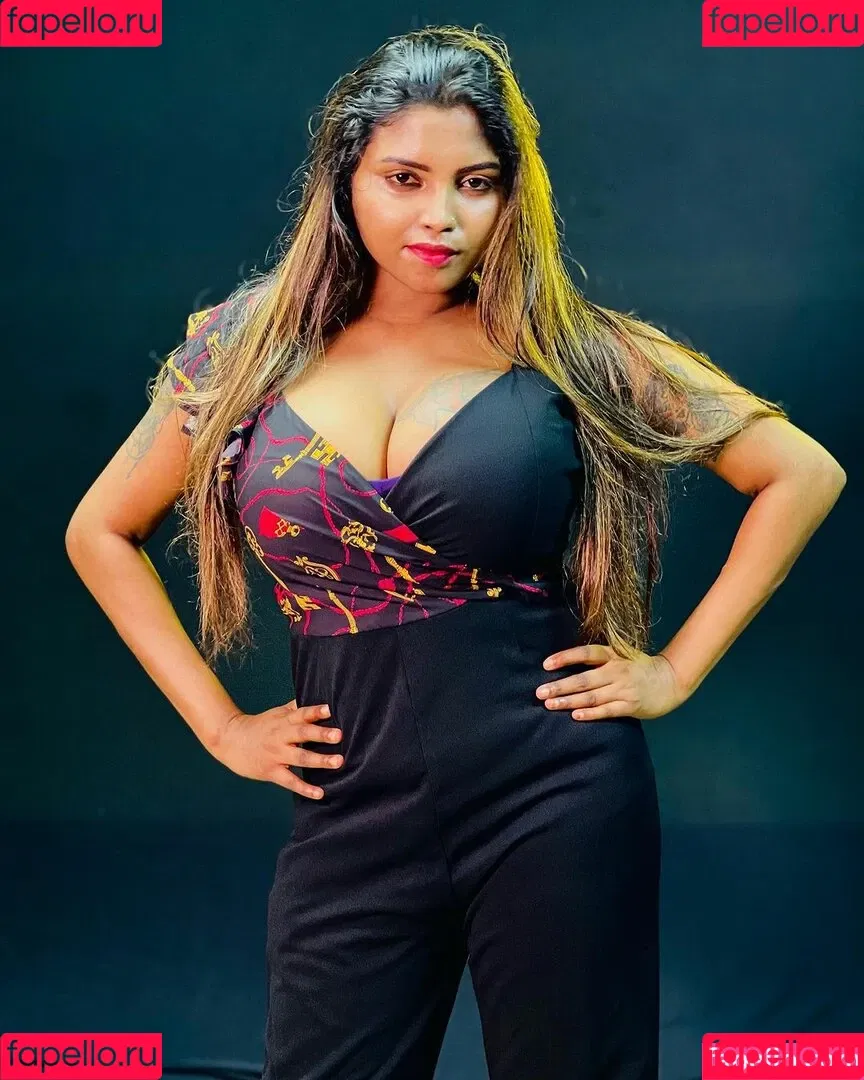 Elakkiya Rajendran Onlyfans Photo Gallery 