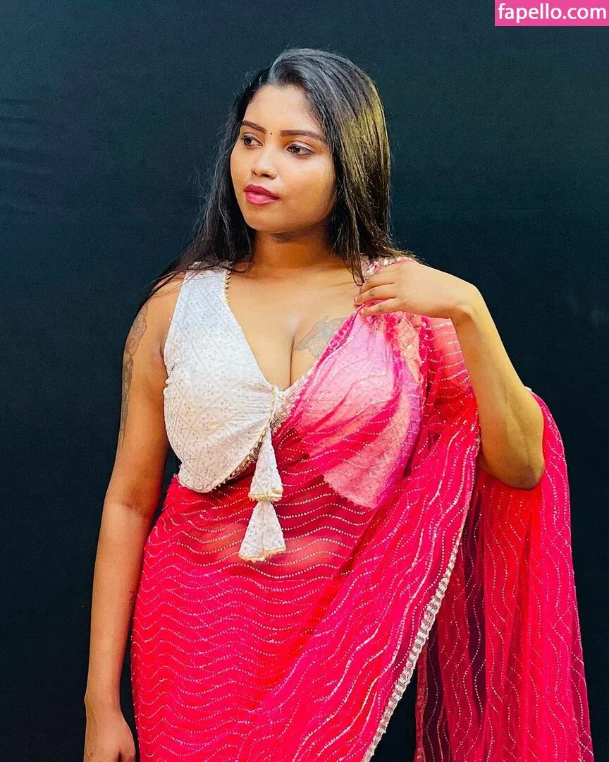 Elakkiya Rajendran Onlyfans Photo Gallery 