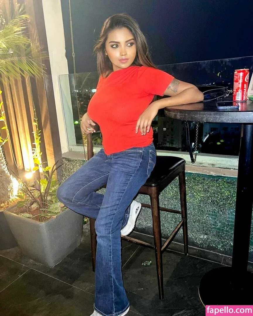 Elakkiya Rajendran Onlyfans Photo Gallery 