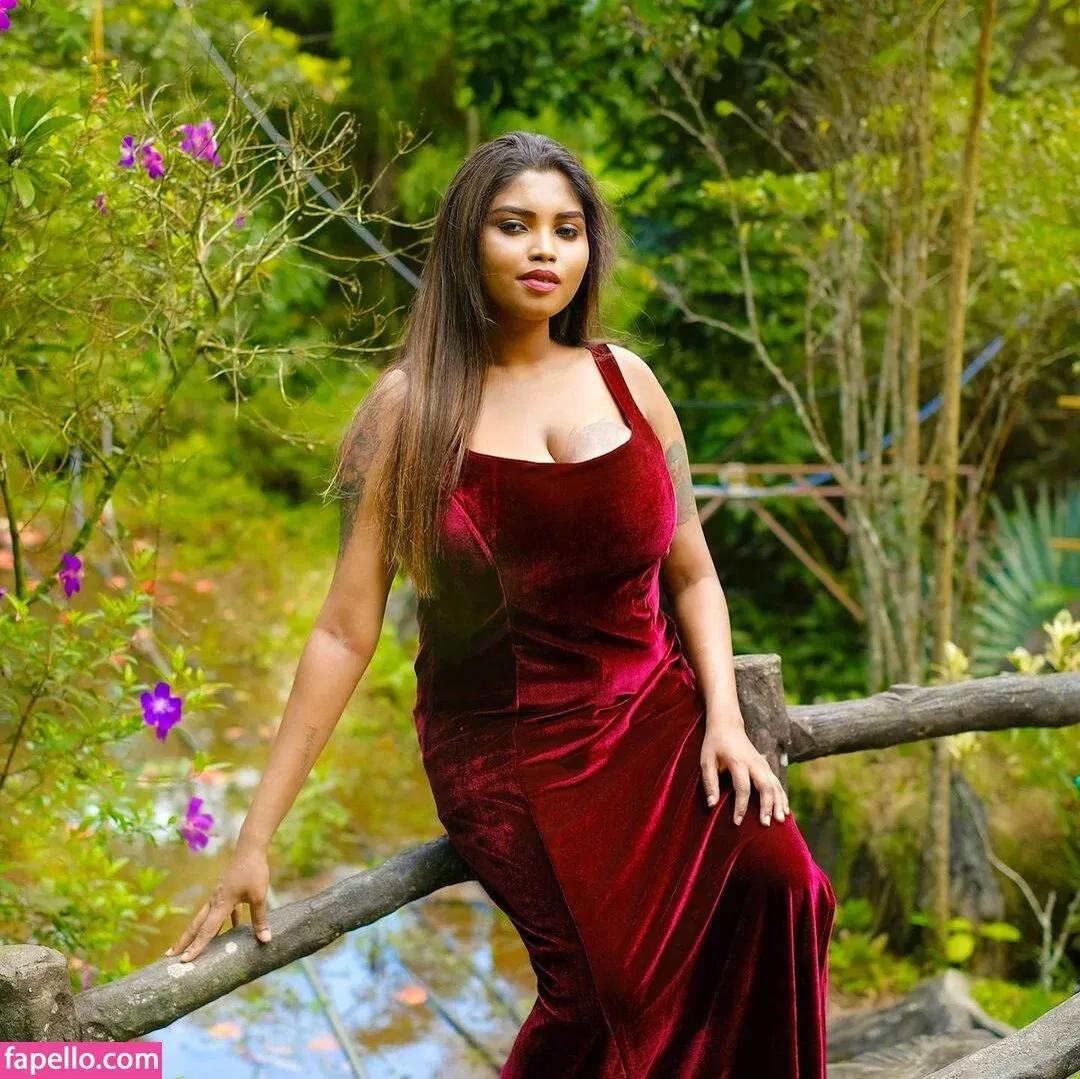 Elakkiya Rajendran Onlyfans Photo Gallery 