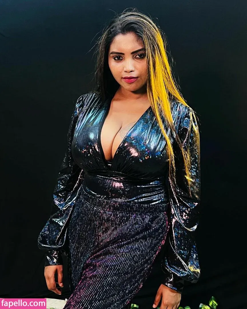 Elakkiya Rajendran Onlyfans Photo Gallery 