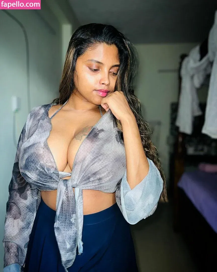 Elakkiya Rajendran Onlyfans Photo Gallery 